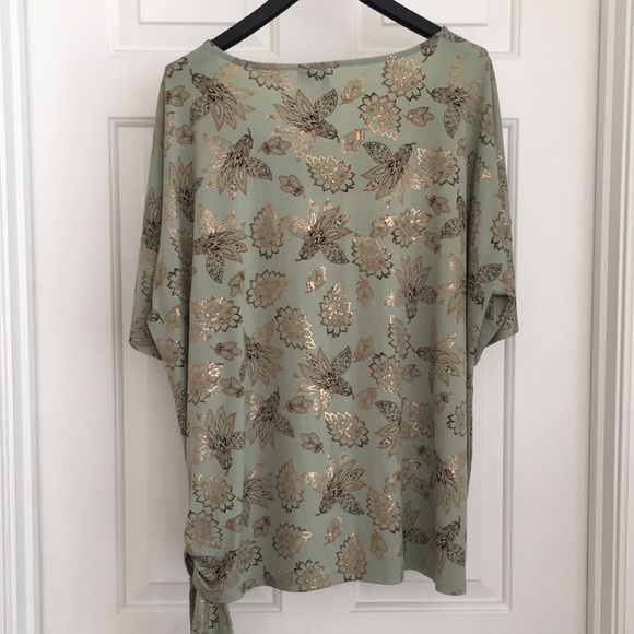 New Directions Women’s Top Petite XL Light Green Copper tone lines Short Sleeves - Picture 6 of 9